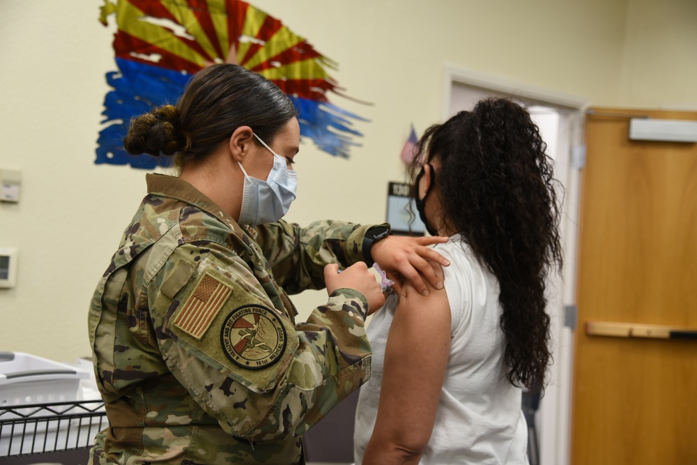 AZNG vaccinates military dependents