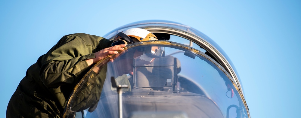 Marine Bulldogs Prepare to Fly