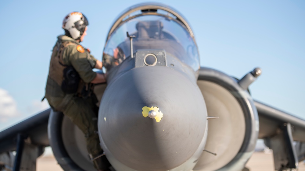 Marine Bulldogs Prepare to Fly