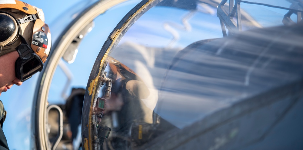 Marine Bulldogs Prepare to Fly