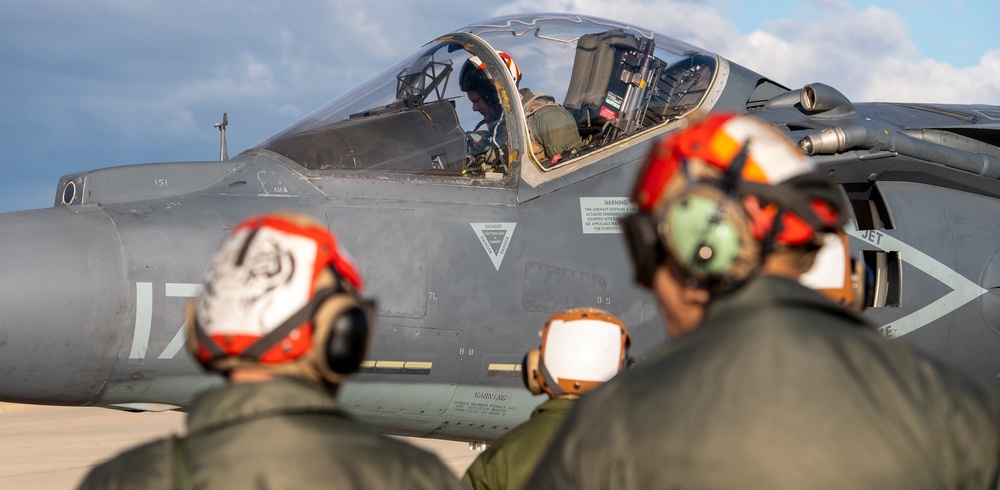 DVIDS - Images - Marine Bulldogs Prepare to Fly [Image 12 of 13]