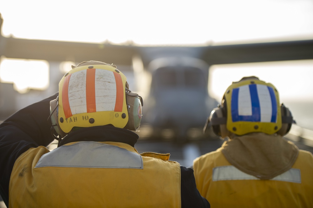 MV-22B Osprey Night Flight Operations Aboard USNS Mercy