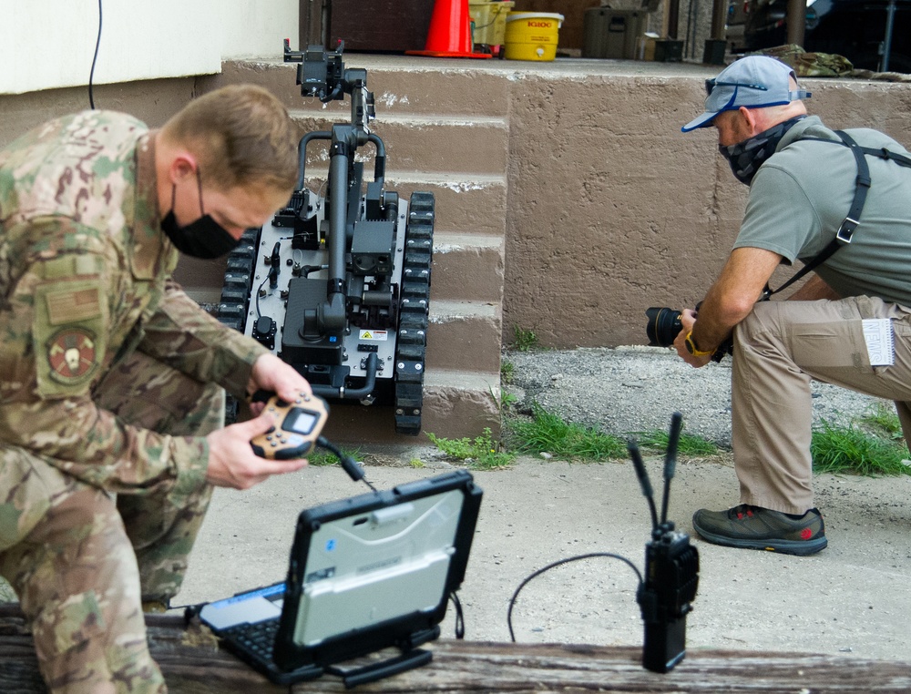 New EOD robot arrival