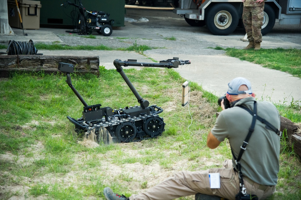 New EOD robot arrival