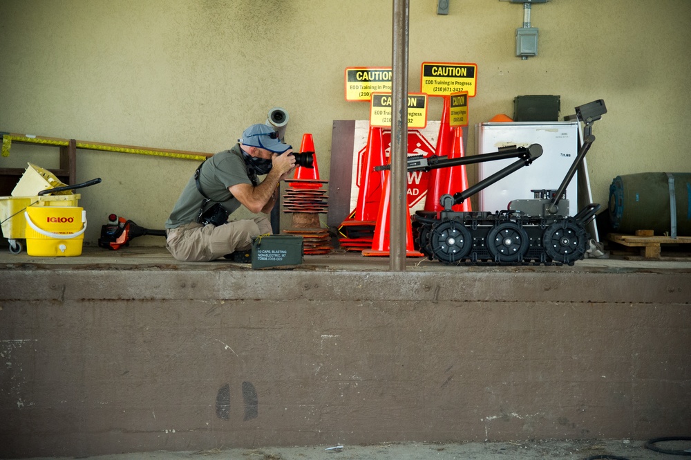 New EOD robot arrival