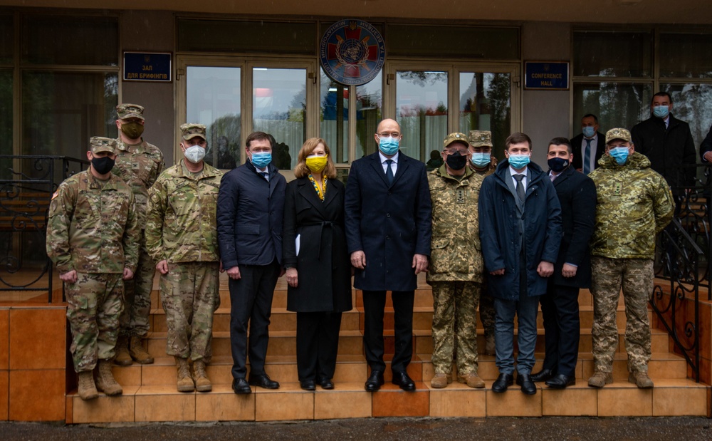 JMTG-U, Ukraine Armed Forces leadership with Ukraine PM and US Embassy Chargé d’Affaires