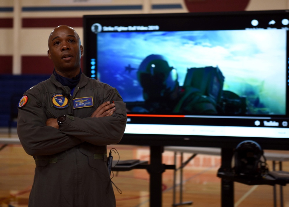 Officers, Sailors share experiences with Students during Navy Promotional Day at East View High School