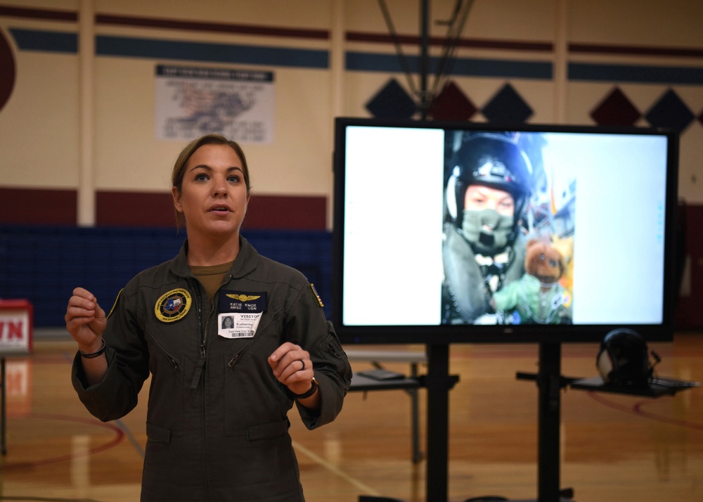 Officers, Sailors share experiences with Students during Navy Promotional Day at East View High School