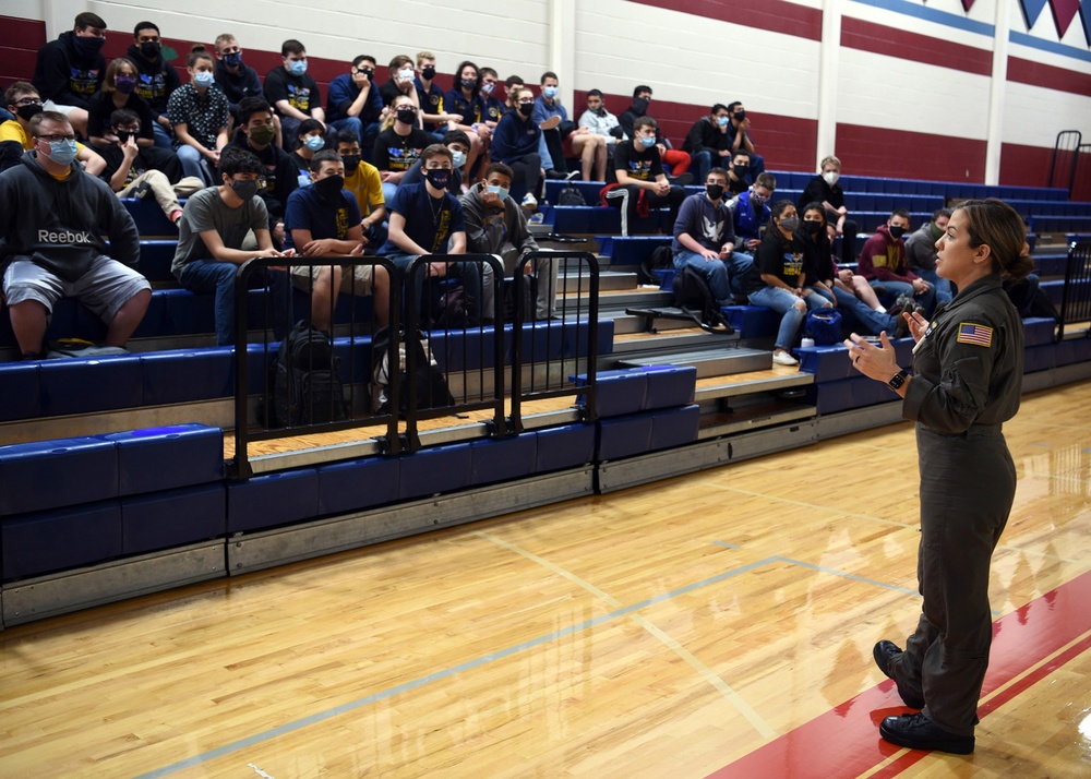 Officers, Sailors share experiences with Students during Navy Promotional Day at East View High School