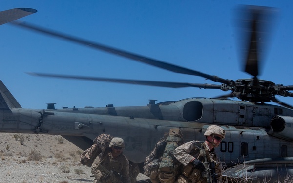 “America’s Airwing” gives the “Old Breed” a ride