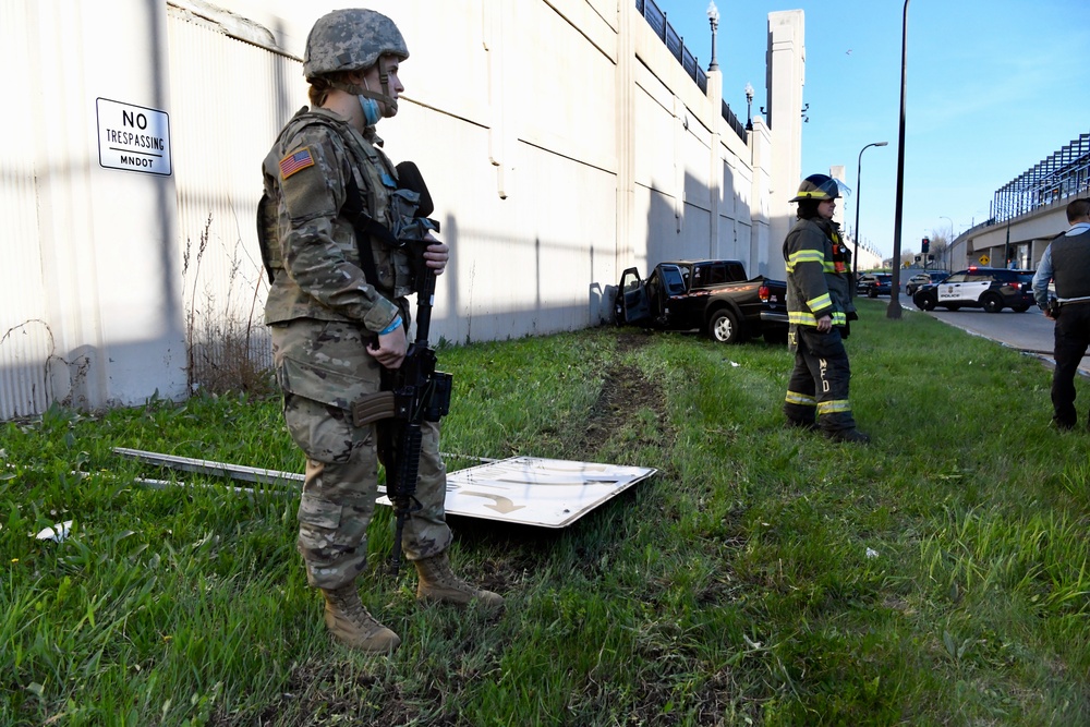 Minnesota Guardsmen provide security for emergency services