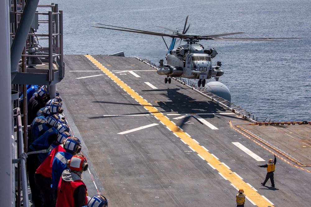 Kearsarge Conducts Flight Operations