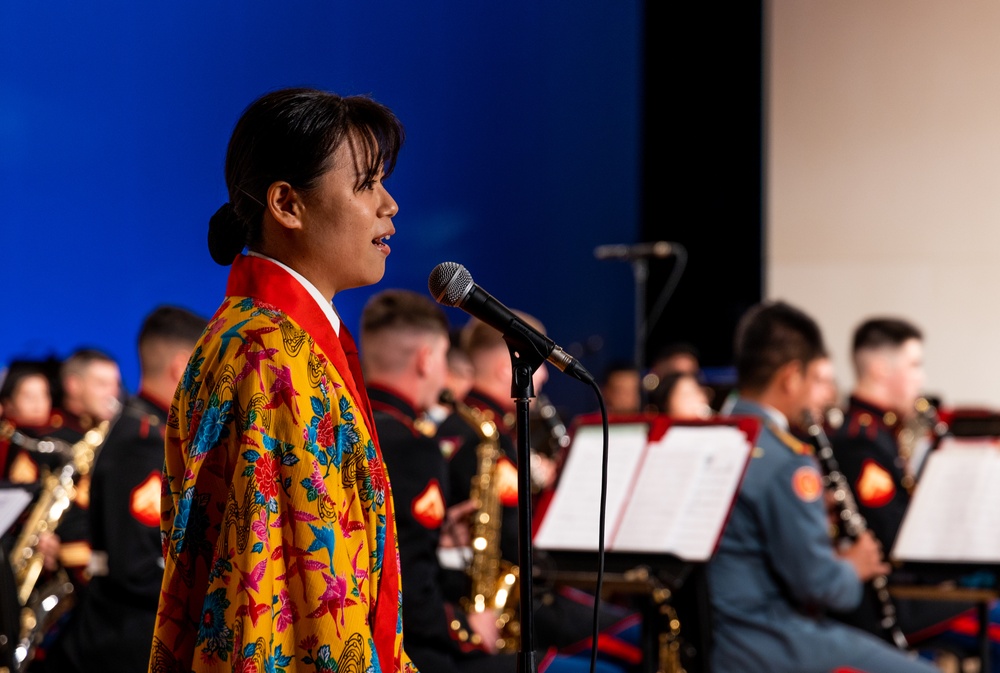 III MEF Band, JGSDF 15th Brigade Band perform together at spring concert