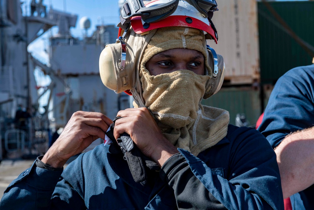 USS Carter Hall Conducts Damage Control Training