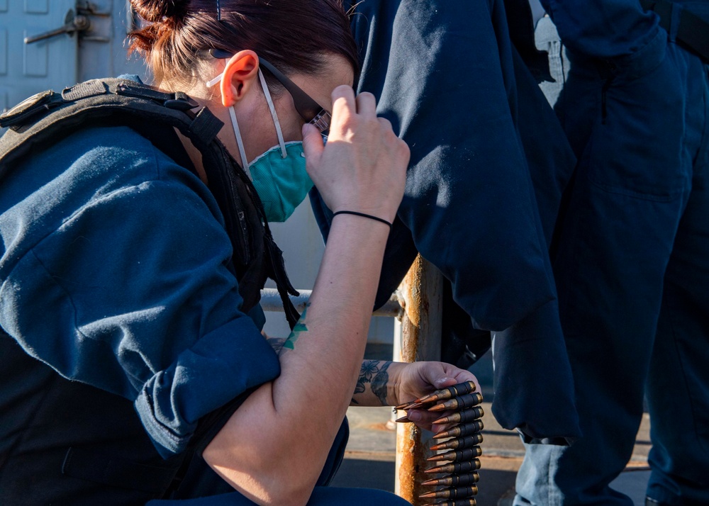 USS Carter Hall Conducts Machine Gun Qualifications