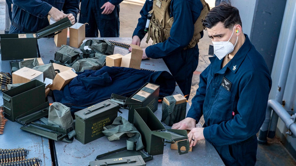 USS Carter Hall Conducts Machine Gun Qualifications