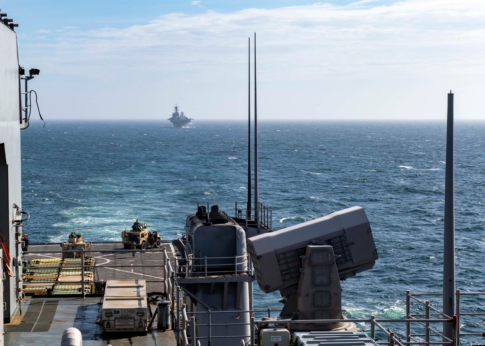 USS Carter Hall Conducts Strait Transit Training with Iwo Jima ARG