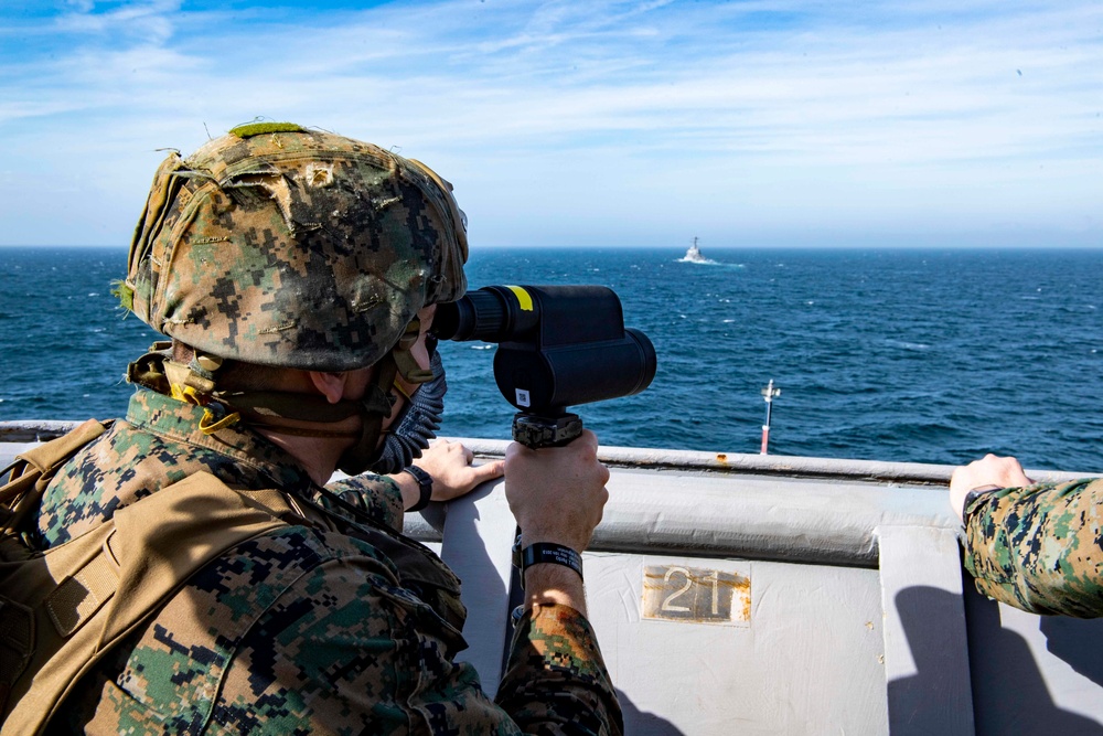 USS Carter Hall Conducts Strait Transit Training with Iwo Jima ARG