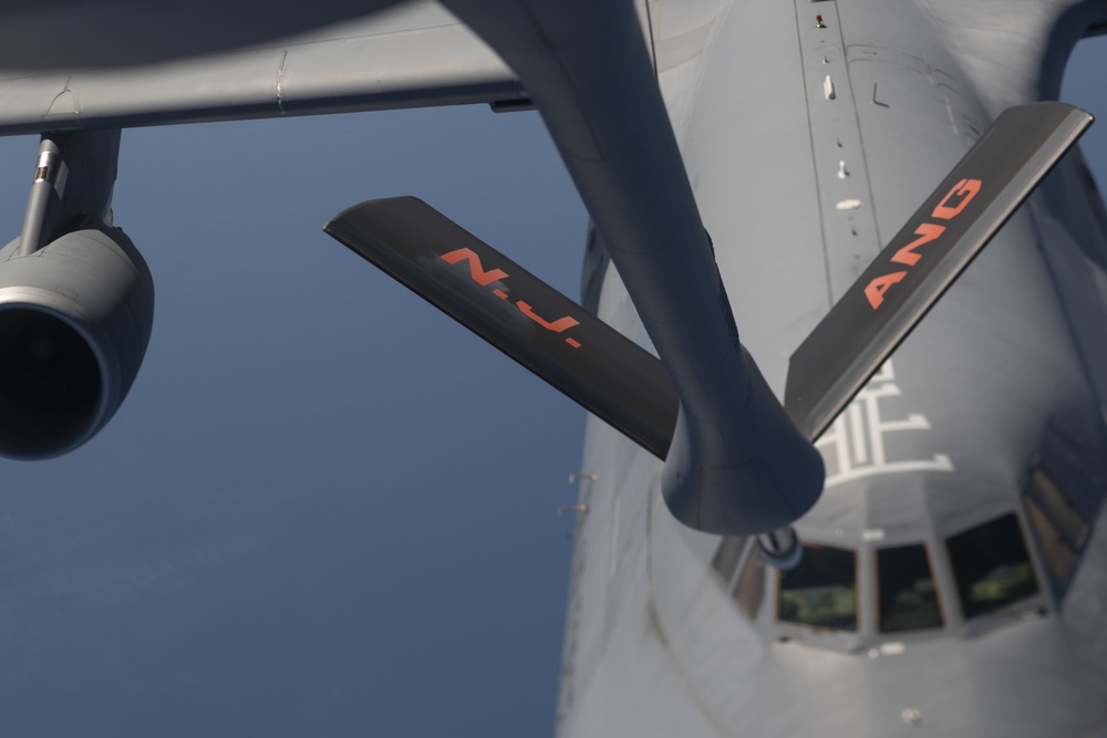 C-5M Super Galaxy refueling