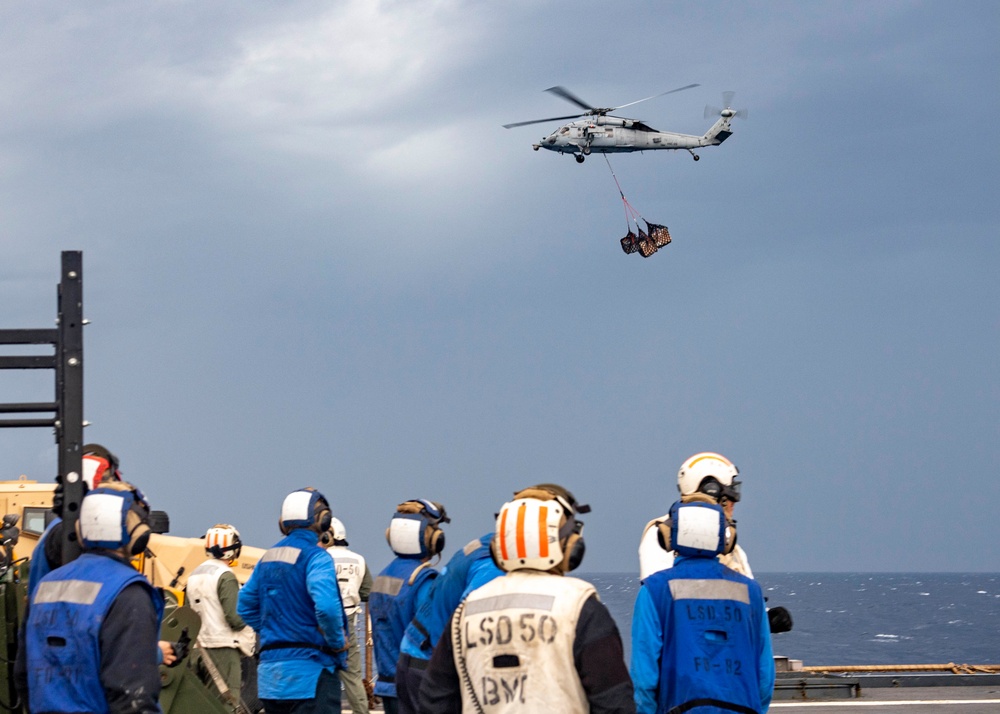 USS Carter Hall Conducts Vertical Replenishment