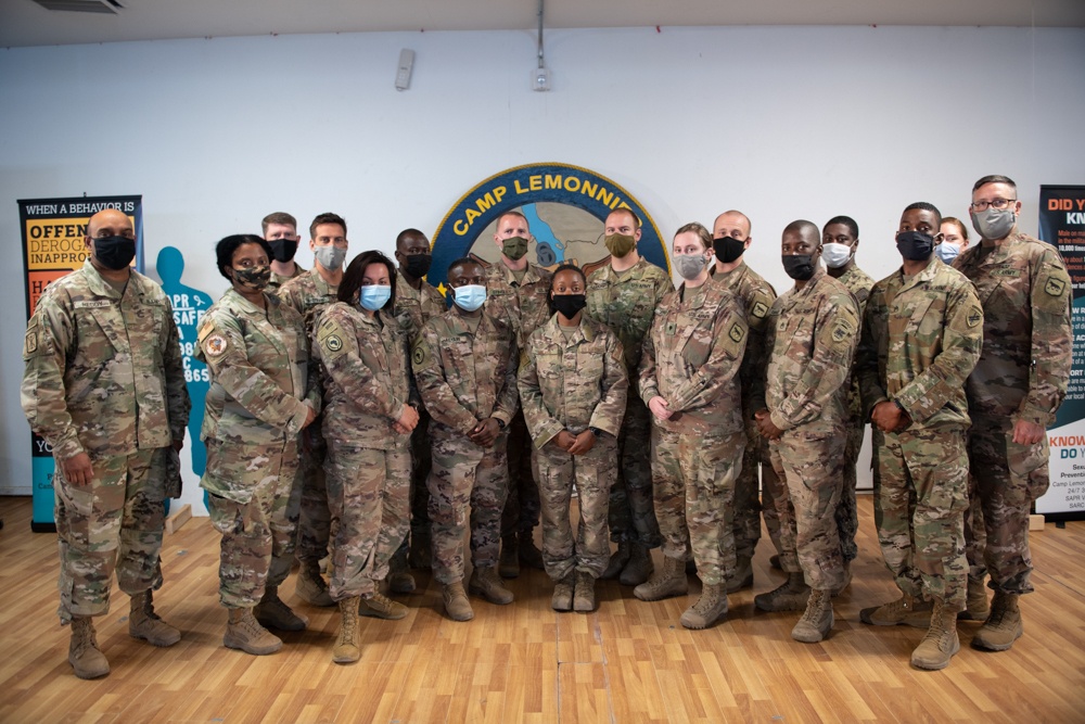 Soldiers graduate field sanitation course