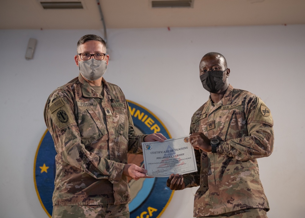 Soldiers graduate field sanitation course