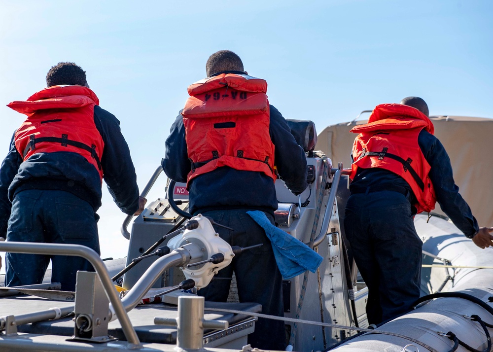 USS Carter Hall Sailors Conduct Maintenance