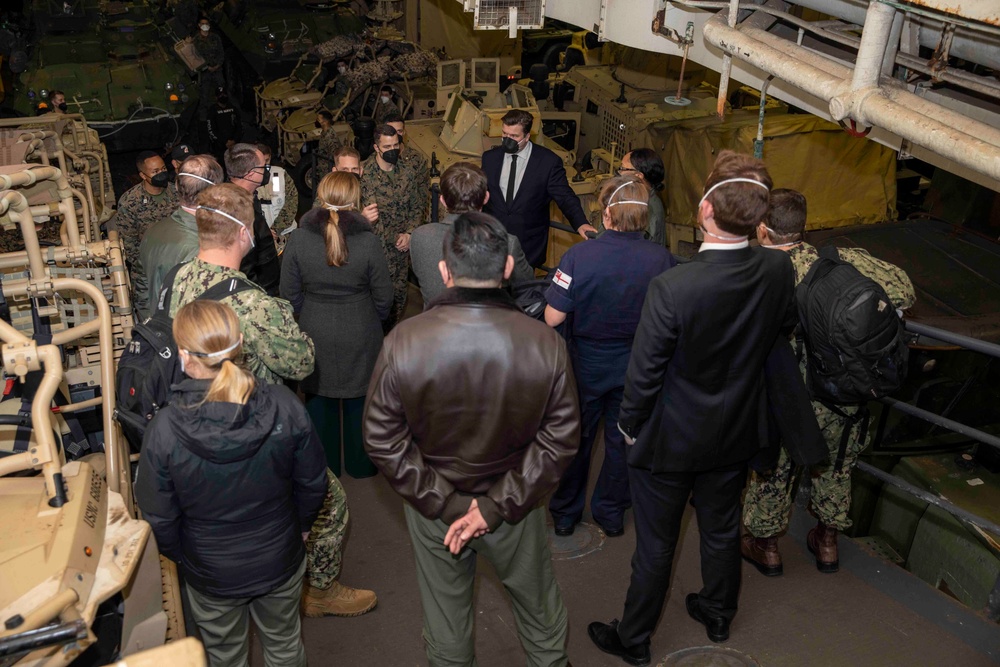 UK Minister of Armed Forces and Chargé d’Affairs welcomed on USS Iwo Jima