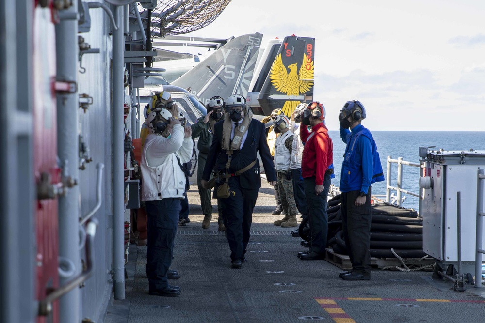 UK Minister of Armed Forces and Chargé d’Affairs welcomed on USS Iwo Jima