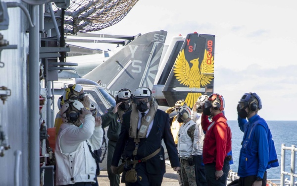 UK Minister of Armed Forces and Chargé d’Affairs welcomed on USS Iwo Jima