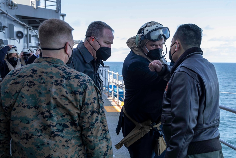 UK Minister of Armed Forces and Chargé d’Affairs welcomed on USS Iwo Jima