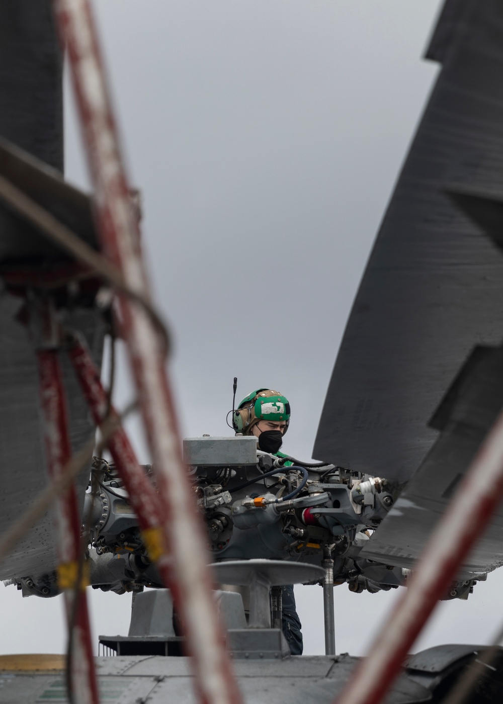 HSC 26 Sailors Perform MH-60S Maintenance