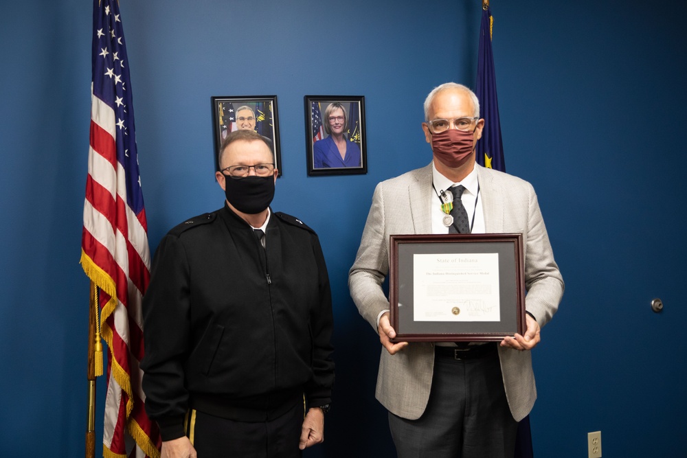 Hoosier National Guard leader honors doc for long-term care facility efforts