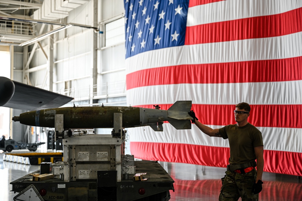 2nd AMXS Airmen compete in weapons load competition