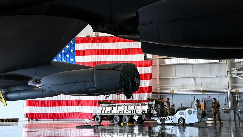 2nd AMXS Airmen compete in weapons load competition