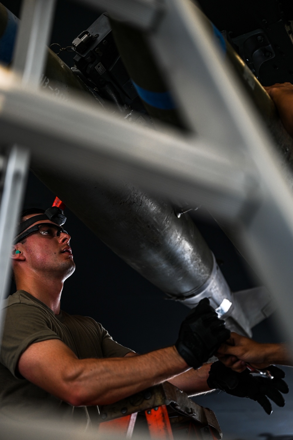 2nd AMXS Airmen compete in weapons load competition