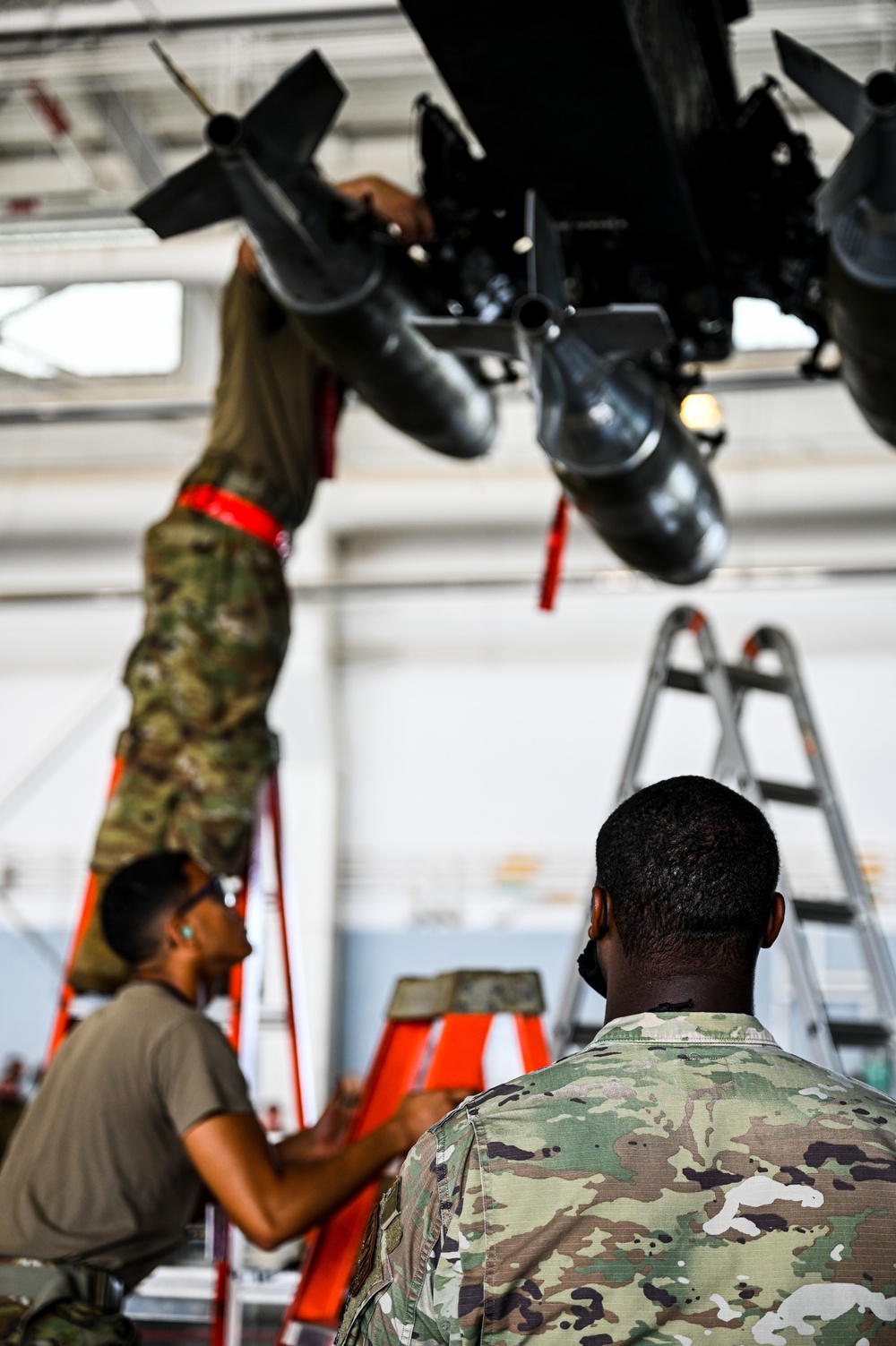 2nd AMXS Airmen compete in weapons load competition