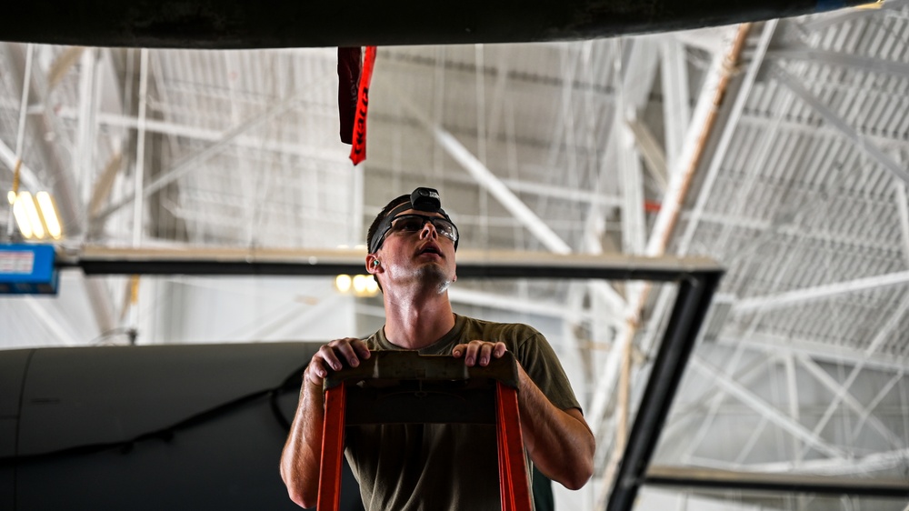 2nd AMXS Airmen compete in weapons load competition