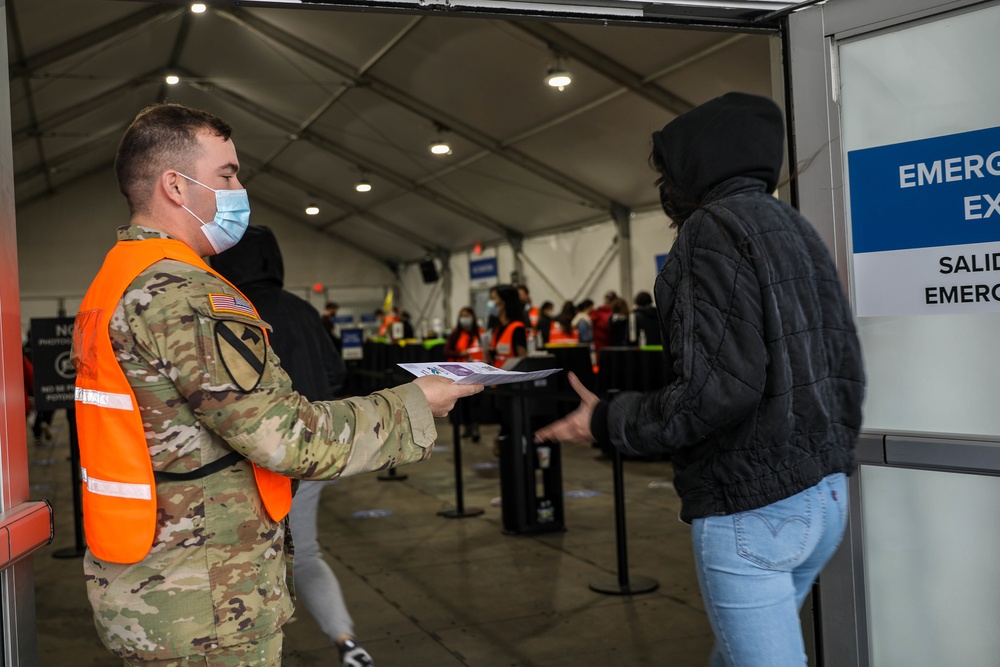 101st Soldiers continue to support FEMA at the United Center COVID-19 Community Vaccination Center, Chicago.