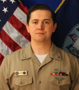 IWTC Virginia Beach Sailor Trains and Prepares Future ISs to Fight and Win