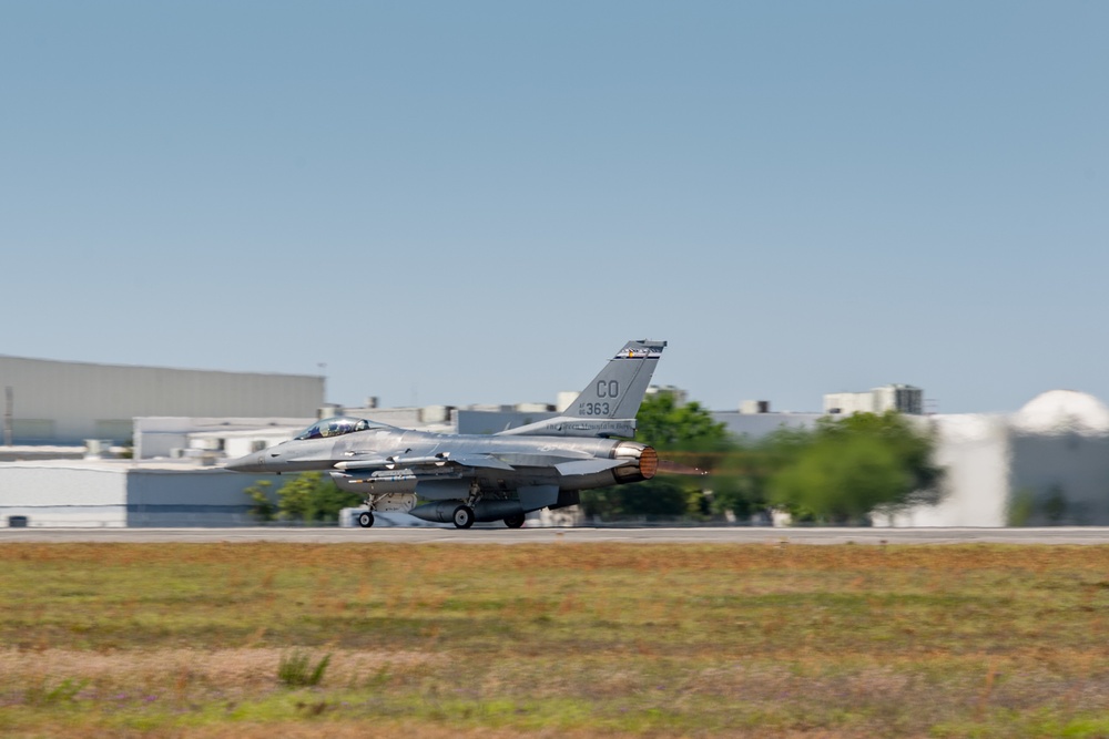 Sentry Savannah 2021 Aircraft prepare for exercise