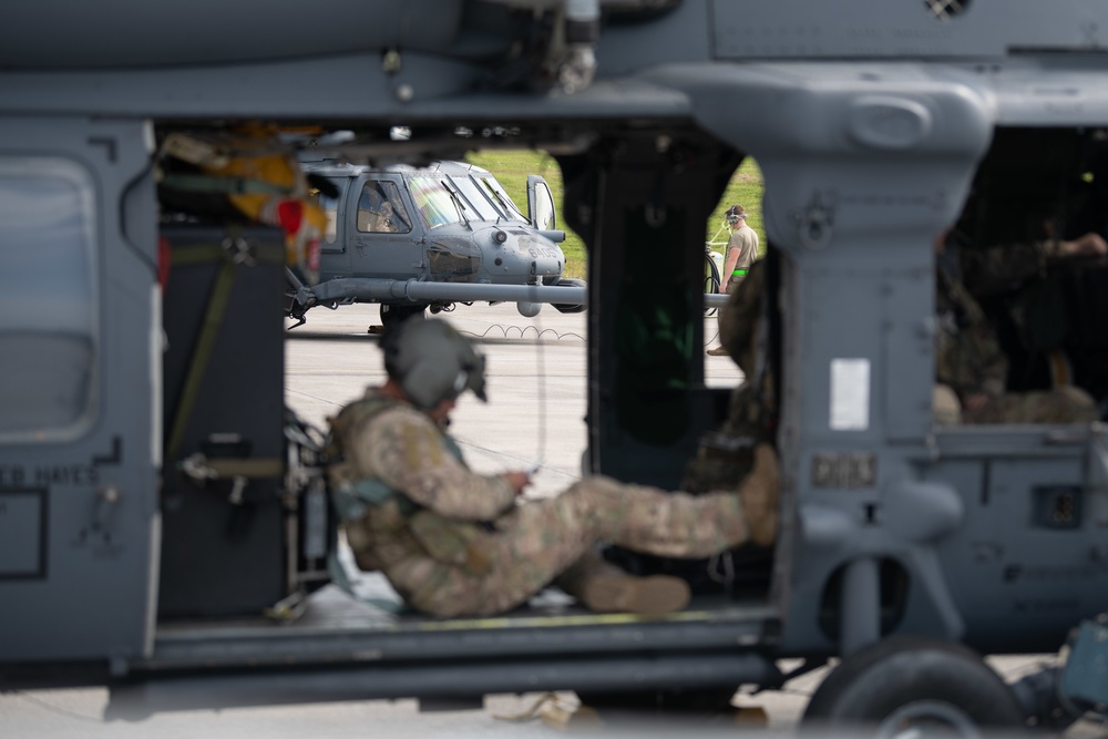 33rd RQS Conducts Pre-Flight Checks