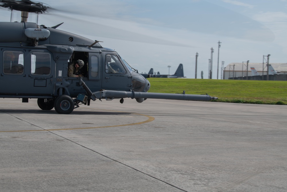 33rd RQS Conducts Pre-Flight Checks