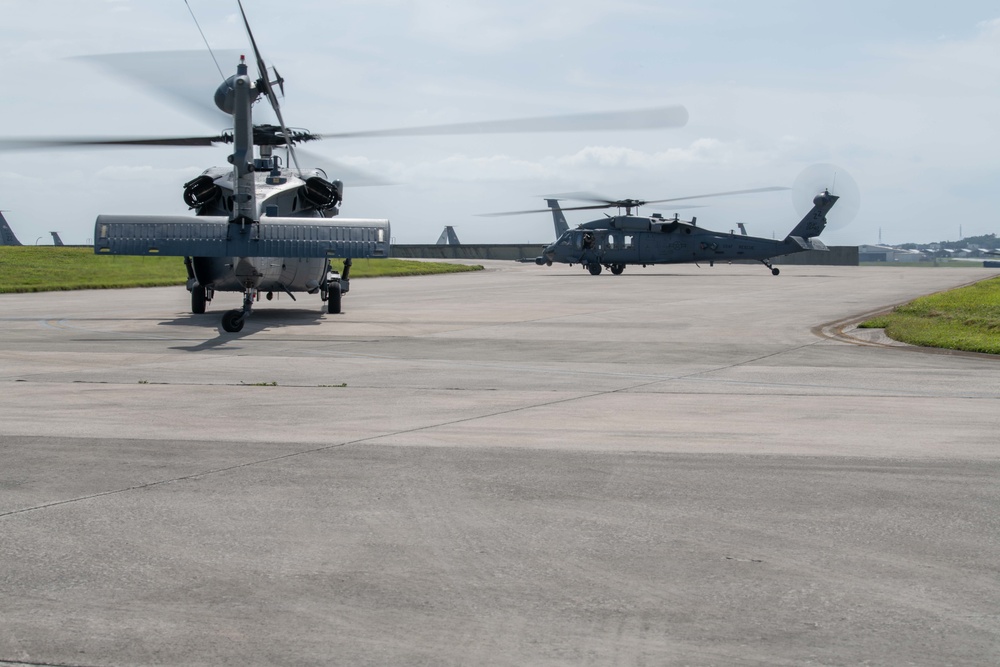 33rd RQS Conducts Pre-Flight Checks