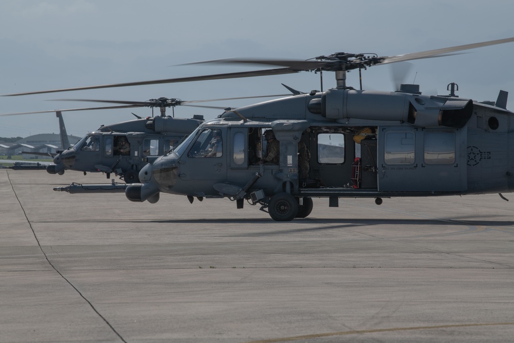 33rd RQS Conducts Pre-Flight Checks