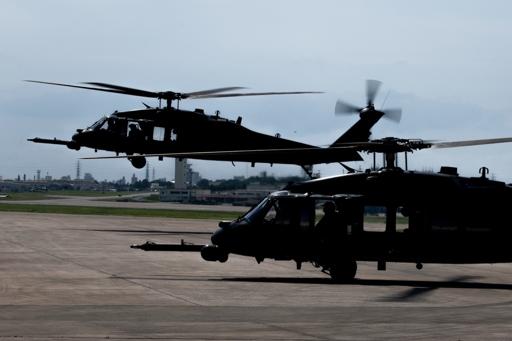 33rd RQS Conducts Pre-Flight Checks