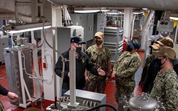 USS America hosts junior officer familiarization