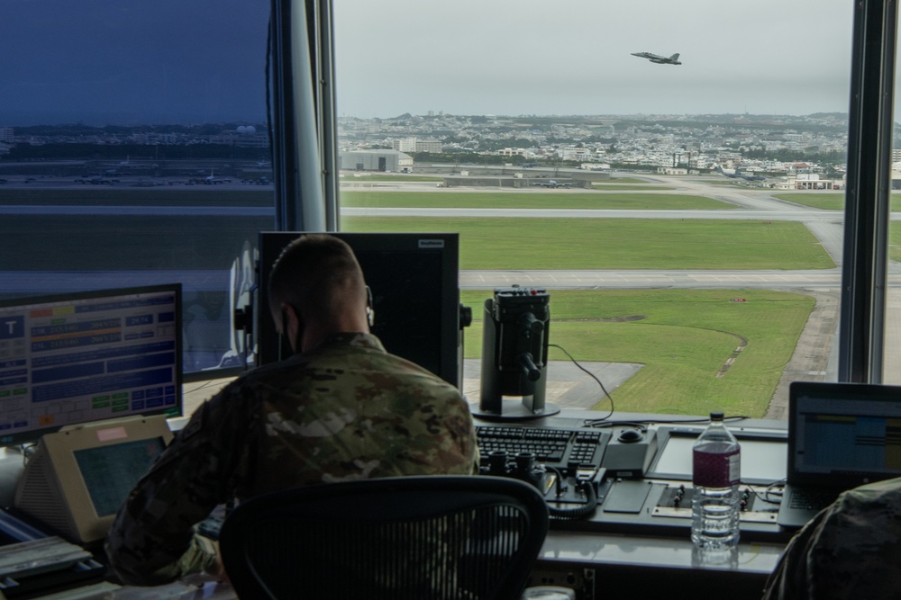 DVIDS - Images - ATC personnel direct flights [Image 2 of 4]