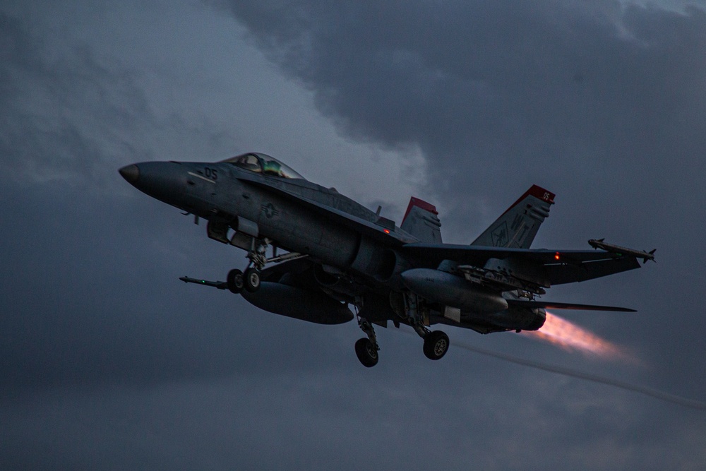 MWSS-172 F/A-18C ARRESTMENT GEAR LANDING