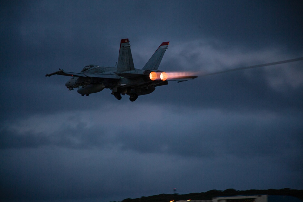 MWSS-172 F/A-18C ARRESTMENT GEAR LANDING